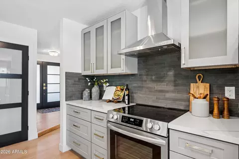 Kitchen - 735 E Manhatton Dr, Tempe, AZ 85282 photo 2 of 4