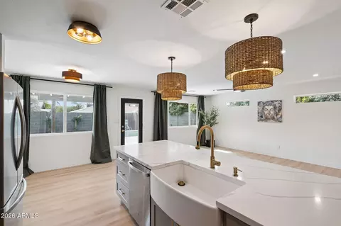 Kitchen - 735 E Manhatton Dr, Tempe, AZ 85282 photo 4 of 4