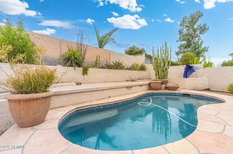 Exterior - 2631 E Vista Dr, Phoenix, AZ 85032 photo 9 of 10