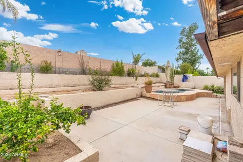 Exterior - 2631 E Vista Dr, Phoenix, AZ 85032 photo 4 of 10