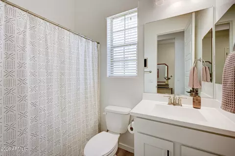 Bath - 2082 E Oriole Dr, Gilbert, AZ 85297 photo 3 of 4