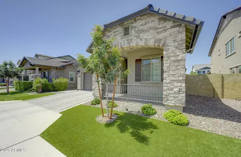 Exterior - 2082 E Oriole Dr, Gilbert, AZ 85297 photo 2 of 4