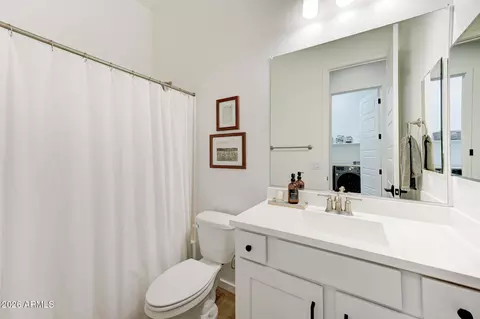 Bath - 2082 E Oriole Dr, Gilbert, AZ 85297 photo 4 of 4