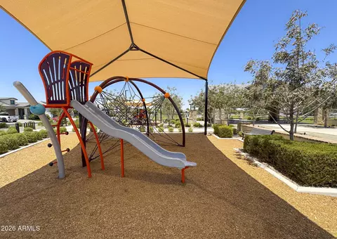 View/Area - 2082 E Oriole Dr, Gilbert, AZ 85297 photo 2 of 3