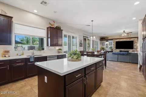 Kitchen - 1122 E Lodgepole Dr, Gilbert, AZ 85298 photo 3 of 6