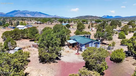 9555 Crosscut Dr, Flagstaff, AZ 86004