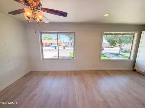2027 W Corrine Dr, Phoenix, AZ 85029 photo 14