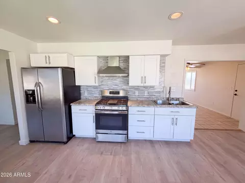 2027 W Corrine Dr, Phoenix, AZ 85029 photo 12