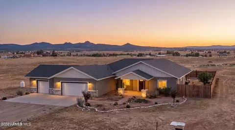 26180 N Vineyard Ln, Paulden, AZ 86334