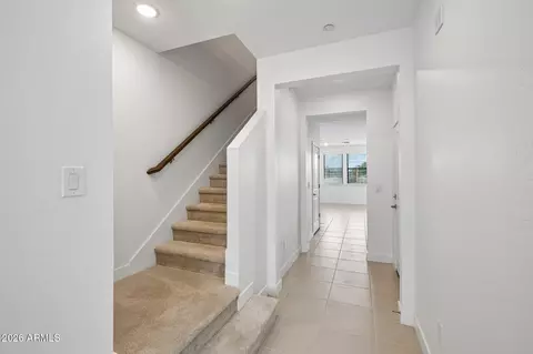 Entry Way - 5428 S 35th Way, Phoenix, AZ 85040 photo 2 of 4