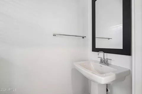 Bath - 5428 S 35th Way, Phoenix, AZ 85040 photo 1 of 4
