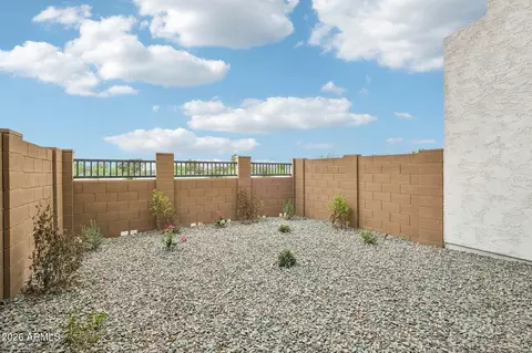 Exterior - 5428 S 35th Way, Phoenix, AZ 85040 photo 4 of 5