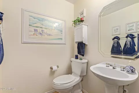 Bath - 1337 E Ludlow Dr, Phoenix, AZ 85022 photo 2 of 3