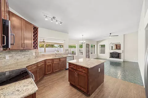 Kitchen - 4111 E Cholla Canyon Dr, Phoenix, AZ 85044 photo 3 of 3