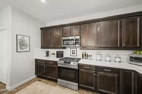 Kitchen - 2688 E Daniel Dr, Gilbert, AZ 85298 photo 2 of 3