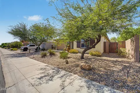 Exterior - 2688 E Daniel Dr, Gilbert, AZ 85298 photo 10 of 28