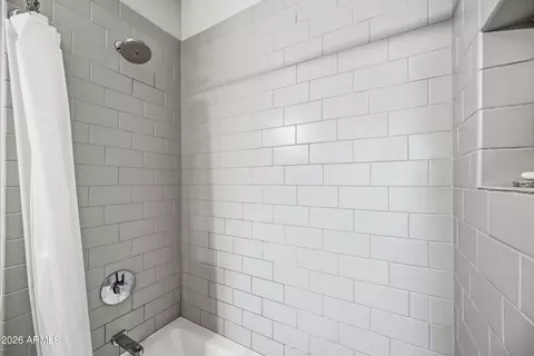 Bath - 914 E Osborn Rd #416, Phoenix, AZ 85014 photo 2 of 4
