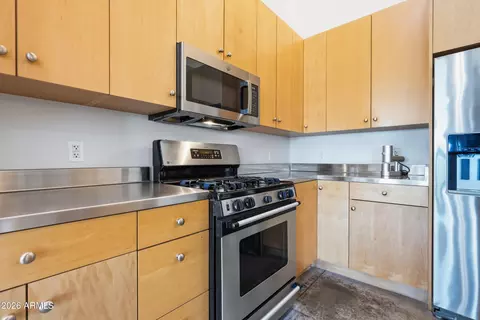 Kitchen - 914 E Osborn Rd #416, Phoenix, AZ 85014 photo 5 of 9