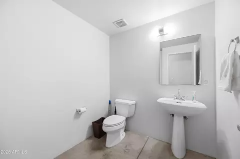 Bath - 914 E Osborn Rd #416, Phoenix, AZ 85014 photo 4 of 4