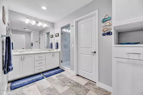 Bath - 3109 E Monterosa St, Phoenix, AZ 85016 photo 1 of 4