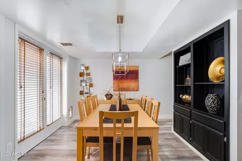 Dining - 6502 N 10th Pl, Phoenix, AZ 85014 photo 2 of 2