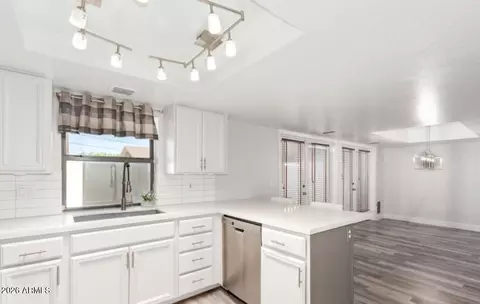 Kitchen - 6502 N 10th Pl, Phoenix, AZ 85014 photo 3 of 3