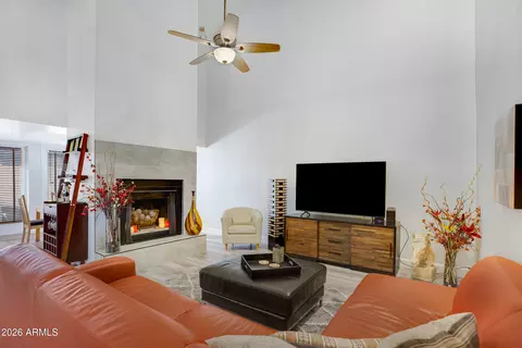 Living - 6502 N 10th Pl, Phoenix, AZ 85014 photo 2 of 3