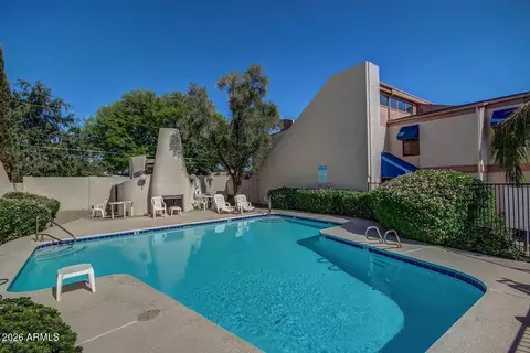 Exterior - 6502 N 10th Pl, Phoenix, AZ 85014 photo 4 of 6