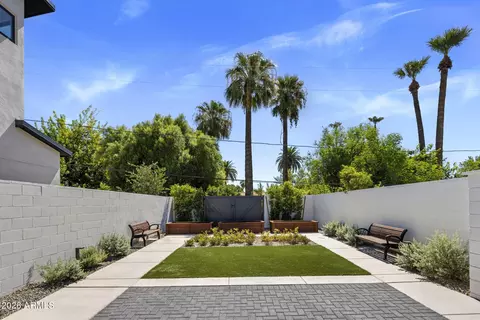 Exterior - 5929 N 14th St, Phoenix, AZ 85014 photo 8 of 8