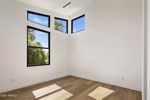 Bedroom - 5929 N 14th St, Phoenix, AZ 85014 photo 6 of 8