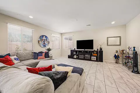 Living - 4640 E Beck Ln, Phoenix, AZ 85032 photo 2 of 3