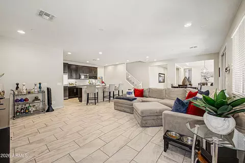 Living - 4640 E Beck Ln, Phoenix, AZ 85032 photo 3 of 3