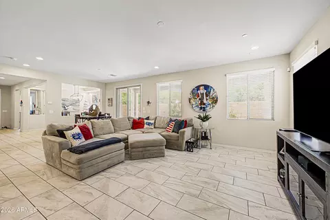 Living - 4640 E Beck Ln, Phoenix, AZ 85032 photo 1 of 3