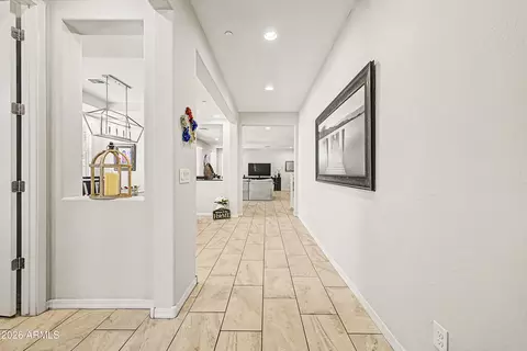 Entry Way - 4640 E Beck Ln, Phoenix, AZ 85032 photo 1 of 4