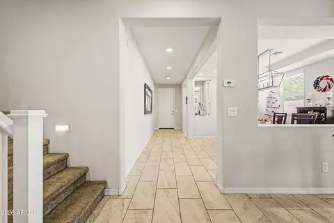 Entry Way - 4640 E Beck Ln, Phoenix, AZ 85032 photo 2 of 4