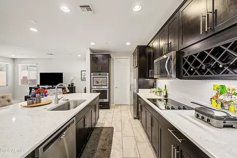 Kitchen - 4640 E Beck Ln, Phoenix, AZ 85032 photo 2 of 4