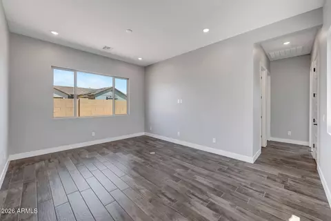 Living - 698 W Ridge Rd, Apache Junction, AZ 85120 photo 9 of 12