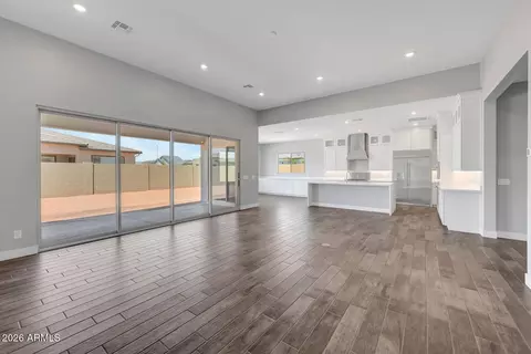 Living - 698 W Ridge Rd, Apache Junction, AZ 85120 photo 3 of 12