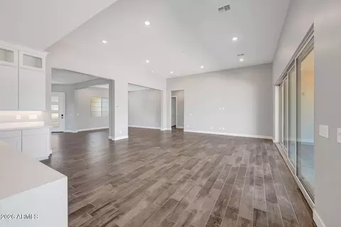 Living - 698 W Ridge Rd, Apache Junction, AZ 85120 photo 2 of 12