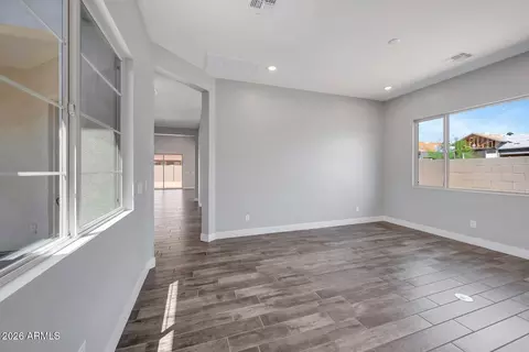 Living - 698 W Ridge Rd, Apache Junction, AZ 85120 photo 10 of 12