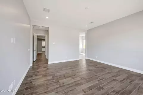 Living - 698 W Ridge Rd, Apache Junction, AZ 85120 photo 6 of 12