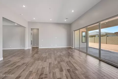 Living - 698 W Ridge Rd, Apache Junction, AZ 85120 photo 4 of 12
