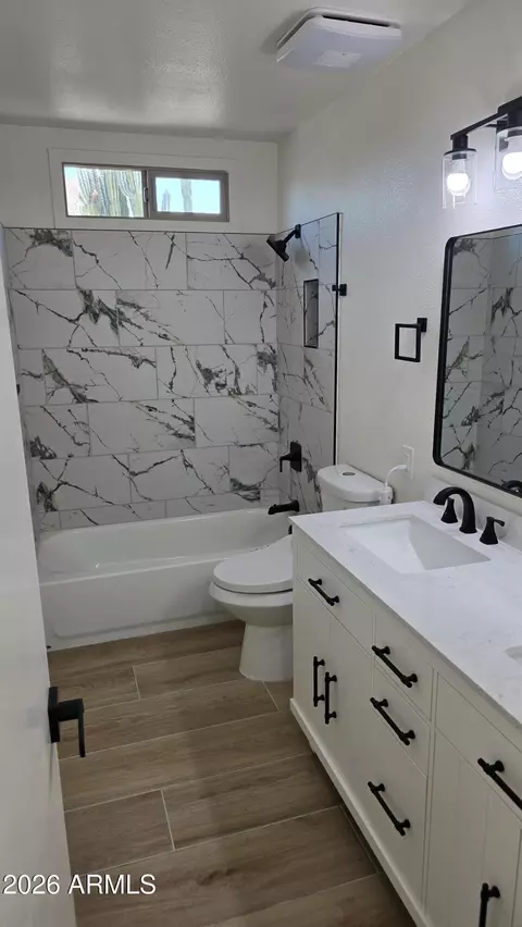 Bath - 204 E Fleet Dr, Tempe, AZ 85283 photo 3 of 5