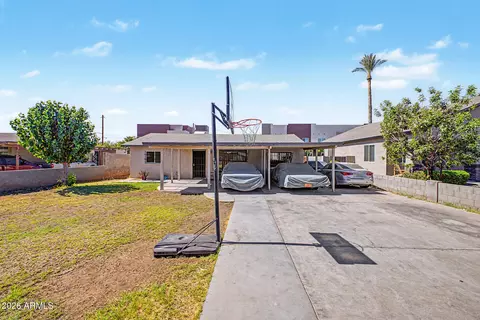 3915 E Cheery Lynn Rd, Phoenix, AZ 85018