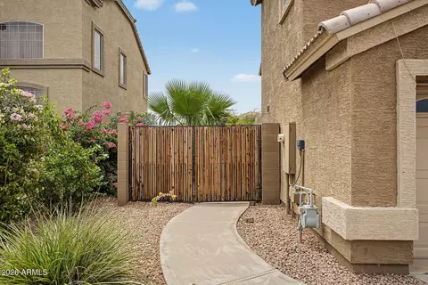 Exterior - 3533 E Wildhorse Dr, Gilbert, AZ 85297 photo 3 of 8