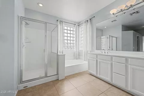 Bath - 3533 E Wildhorse Dr, Gilbert, AZ 85297 photo 3 of 4