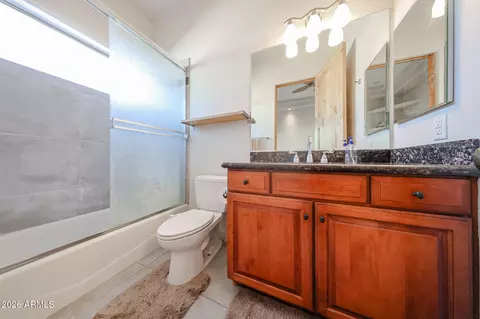 Bath - 925 E Valencia Dr, Phoenix, AZ 85042 photo 4 of 5