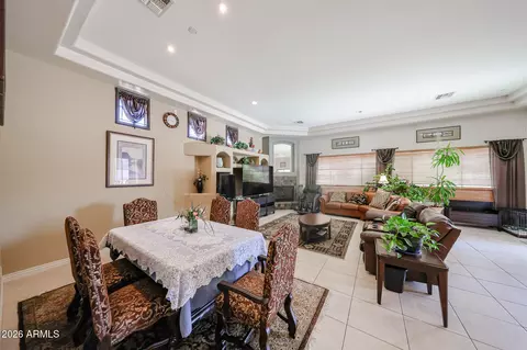 Dining - 925 E Valencia Dr, Phoenix, AZ 85042 photo 2 of 2