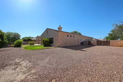 Exterior - 925 E Valencia Dr, Phoenix, AZ 85042 photo 7 of 7