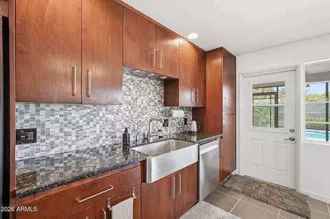 Kitchen - 1321 Earll Dr, Phoenix, AZ 85014 photo 6 of 6